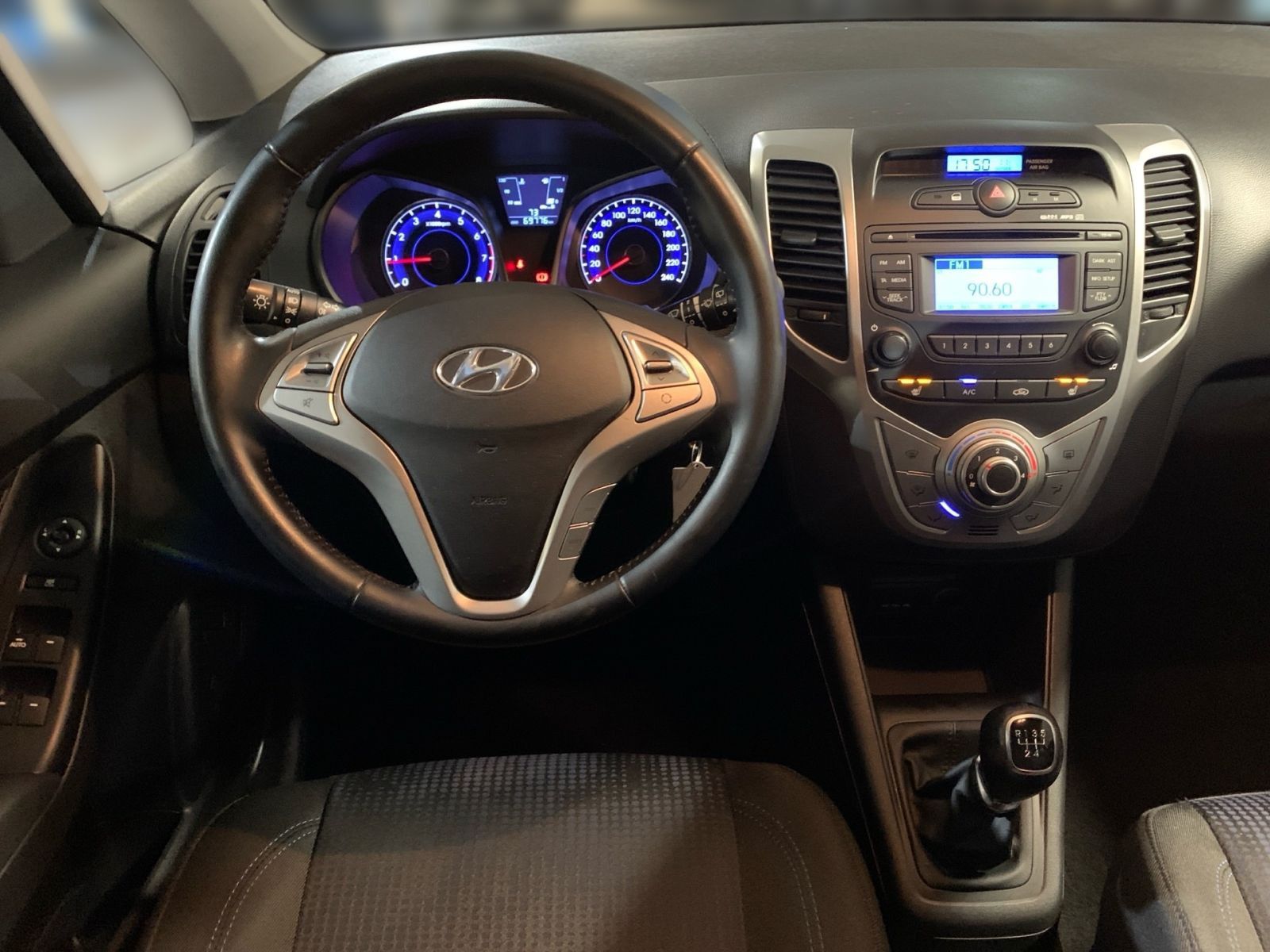 Fahrzeugabbildung Hyundai ix20 1.4 FIFA World Cup Edition PDC SHZ