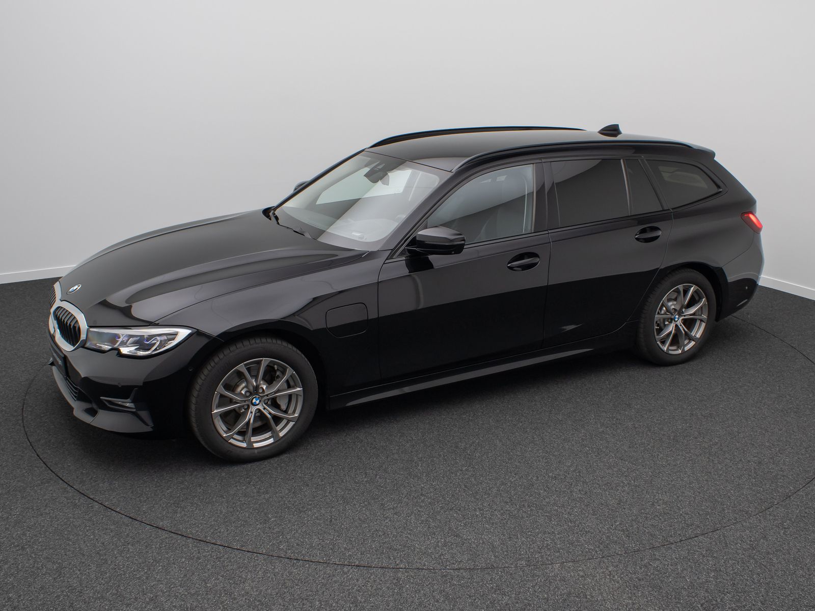 Fahrzeugabbildung BMW 330e Sport Line 360° Memory HUD DAB Laser HiFi