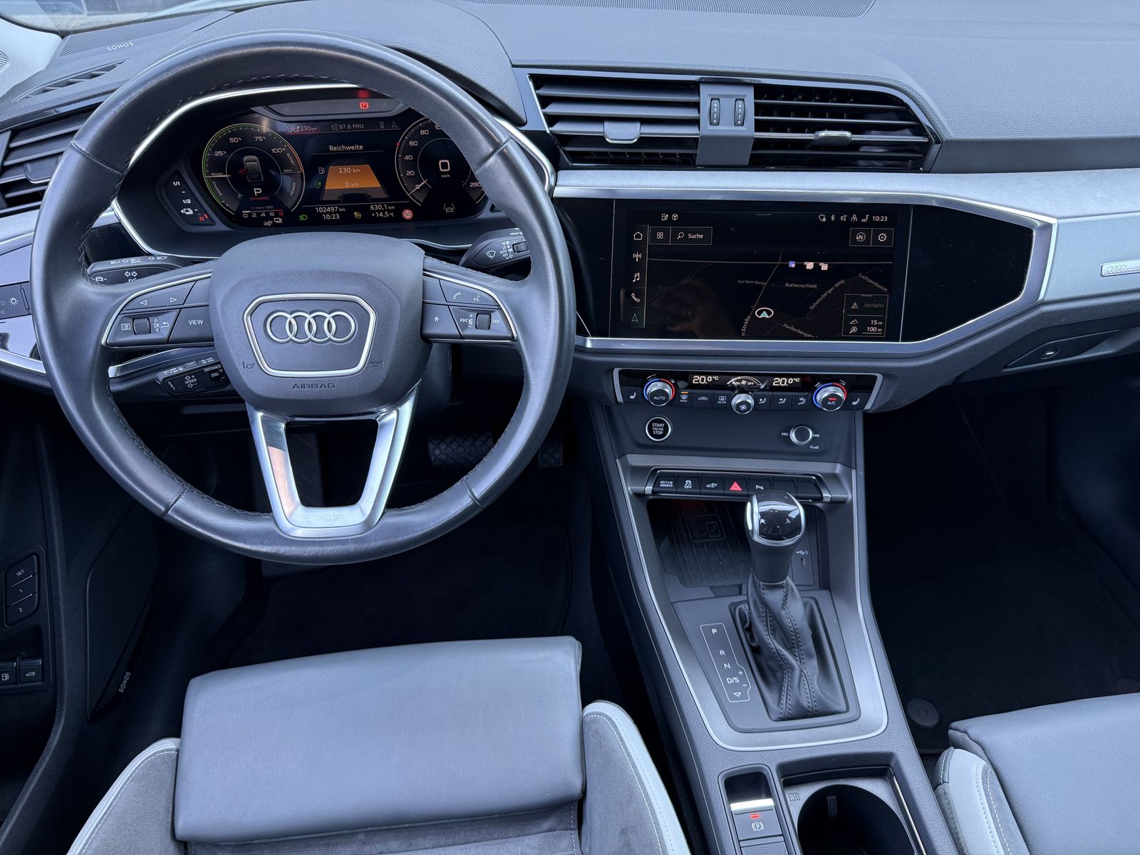 Fahrzeugabbildung Audi Q3 45 TFSI e S-Line Black NAV+LED+360°+20ZOLL+PP