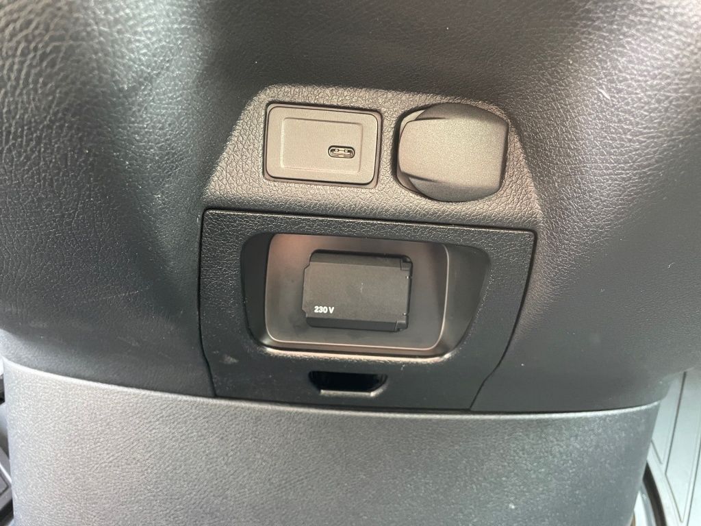 Fahrzeugabbildung Mercedes-Benz Sprinter 319 Doka Pritsche 3665 4x4 AHK, LED