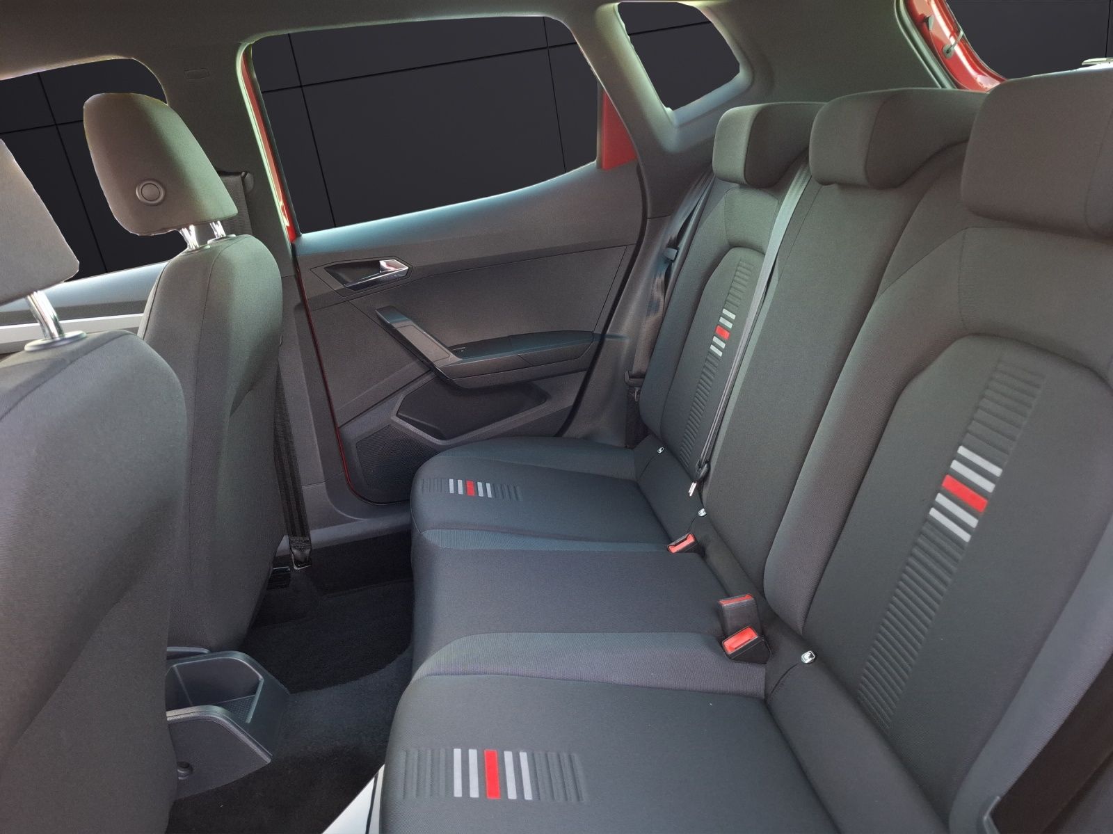 Fahrzeugabbildung SEAT Arona TSI FR-Line Beats LED AHK Navi GRA RFK SH