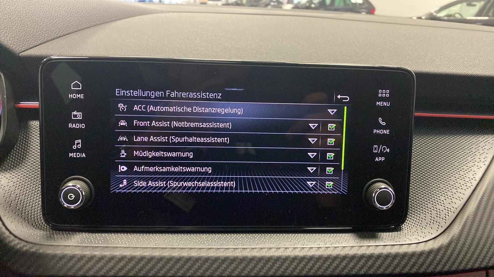 Fahrzeugabbildung SKODA Kamiq Monte Carlo 1.5TSI DSG+AHK+MATRIX+PANO+ACC