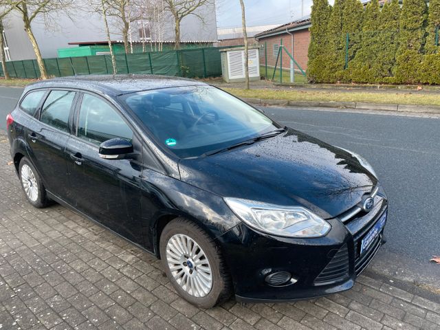 Ford Focus 1,0 Scheckheft 1.Hand AHK TÜV NEU