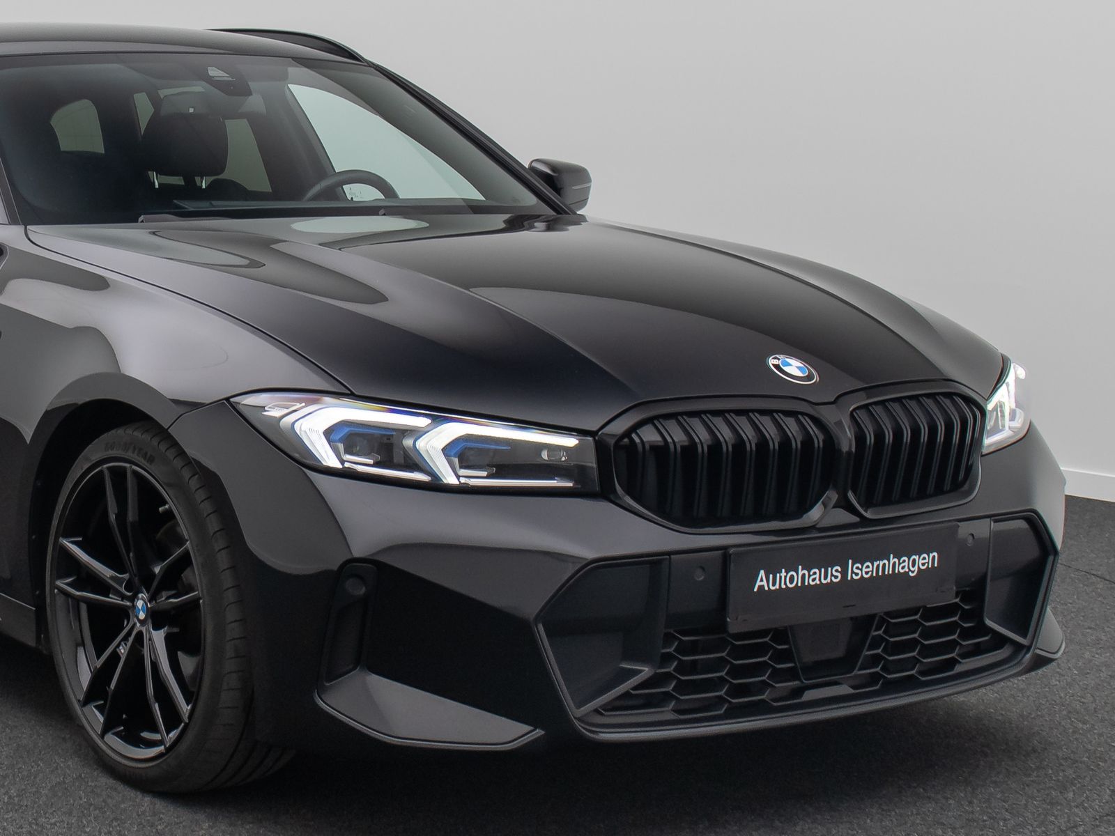 Fahrzeugabbildung BMW 320d M Sport AHK Stop&Go Alarm DAB Komfort 19Zol