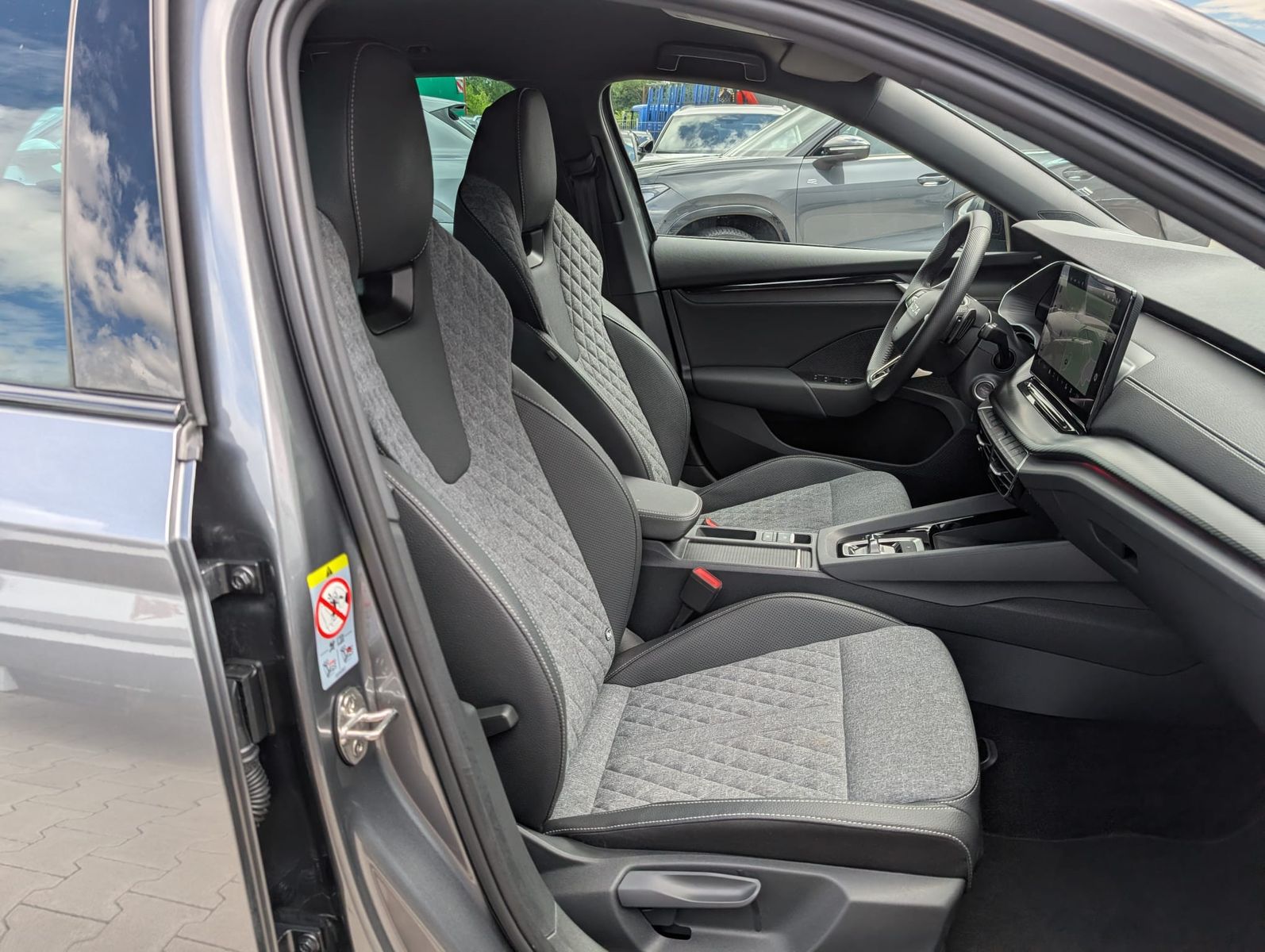 Fahrzeugabbildung SKODA Octavia 2.0 TDI Sportline DSG MATRIX*WINTER*5J.G