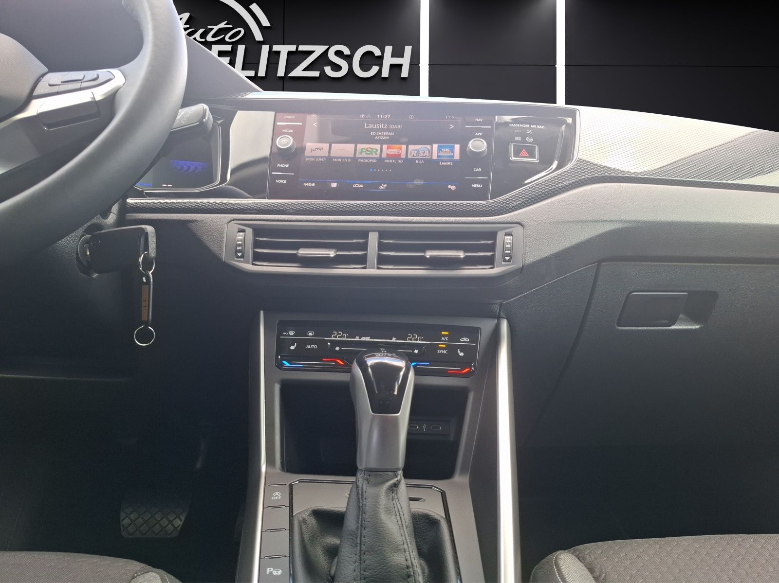 Fahrzeugabbildung Volkswagen Polo TSI Life DSG LED AID ACC Park-Assist SH