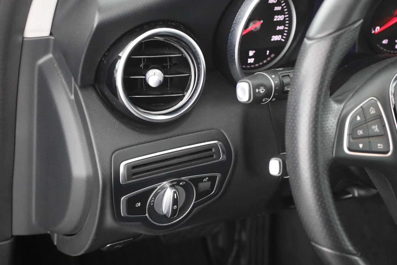 Mercedes-Benz C180 T CGI Avantgarde LED Navi Sitzheizung PDC
