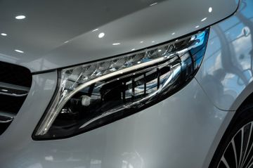 Mercedes V 250 - 12