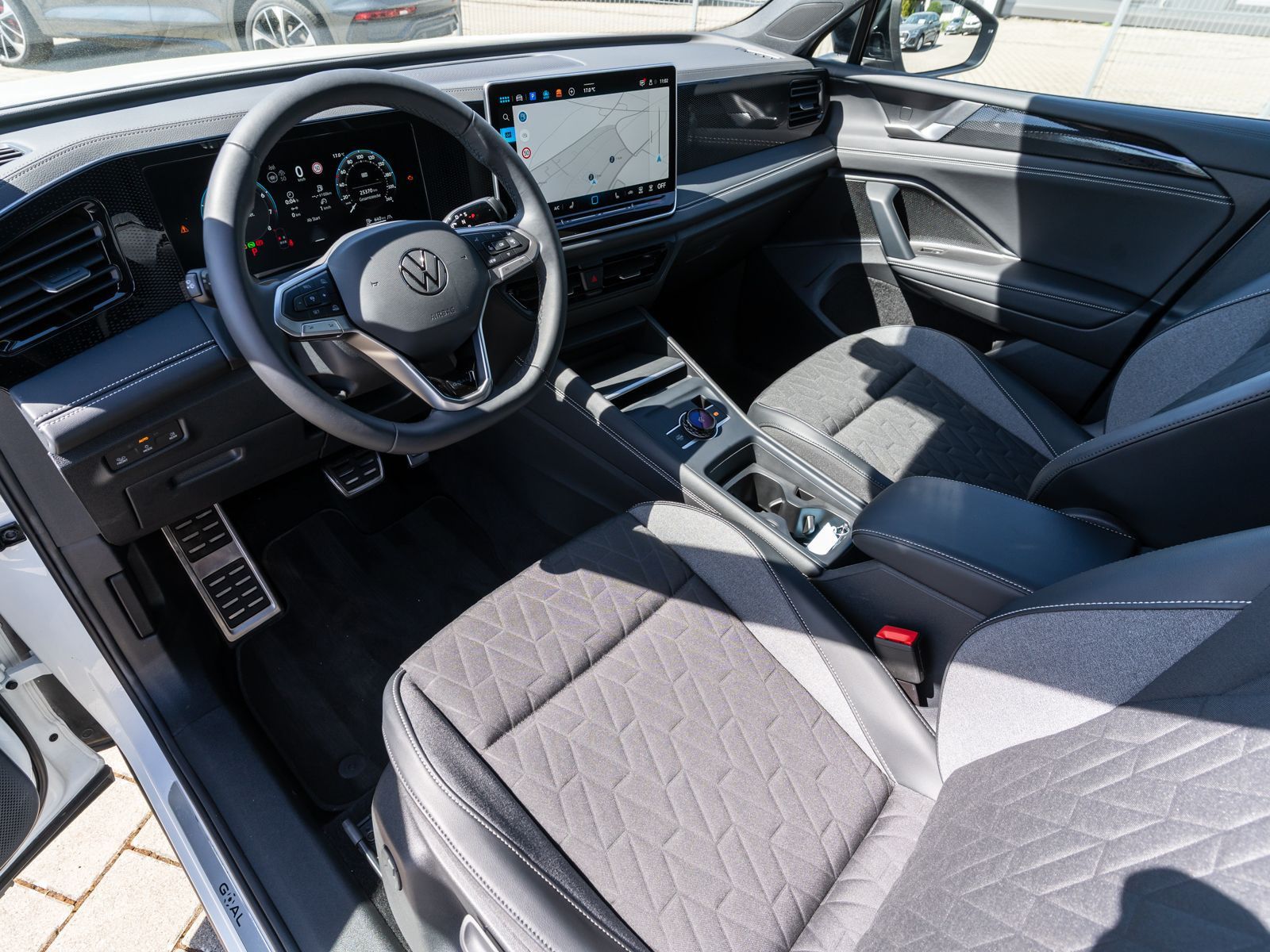 Volkswagen Tiguan - Bild 12