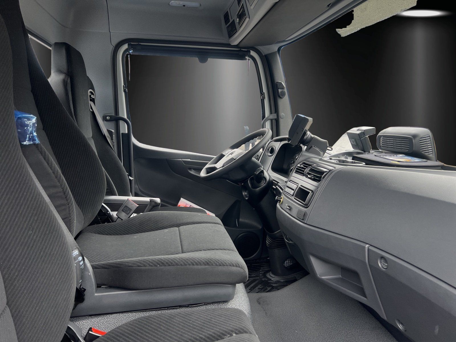 Fahrzeugabbildung Mercedes-Benz Atego 818 K 4X2 Klima Meiller Trigenius ABA6