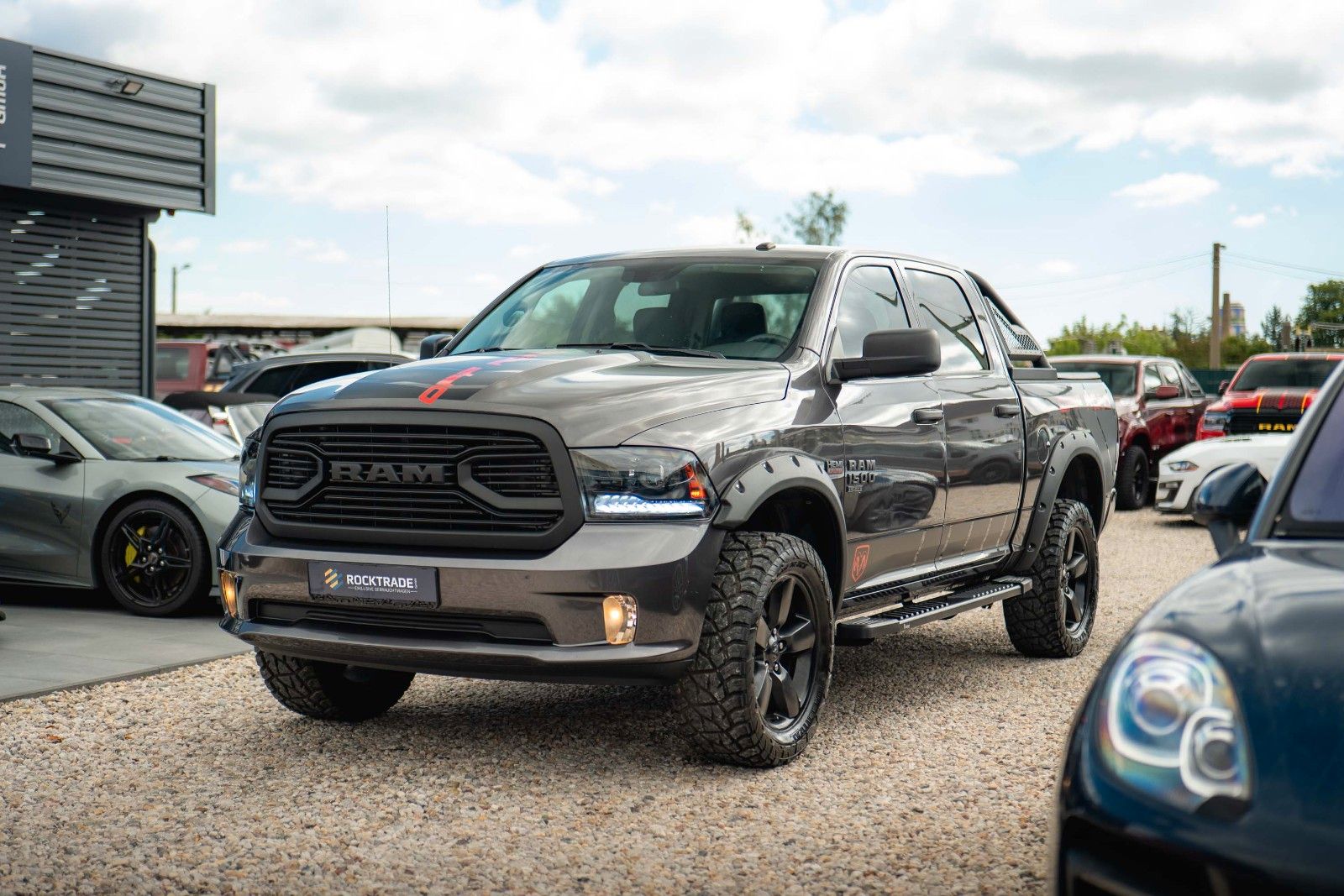 Fahrzeugabbildung Dodge RAM 5.7 V8 HEMI 4x4 OFFROAD Night-Paket *LED*AHK