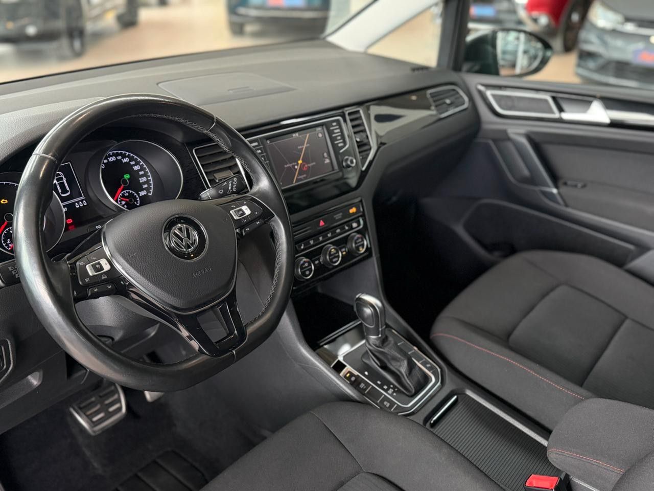 Fahrzeugabbildung Volkswagen Golf Sportsvan TDI DSG SOUND NAVI AHK ACC ALU