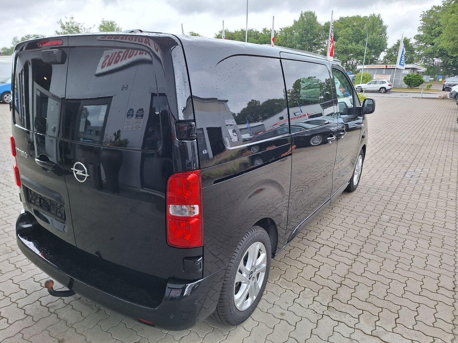 Fahrzeugabbildung Opel Vivaro Doka 5 Sitzer /Aut. Hagelschaden