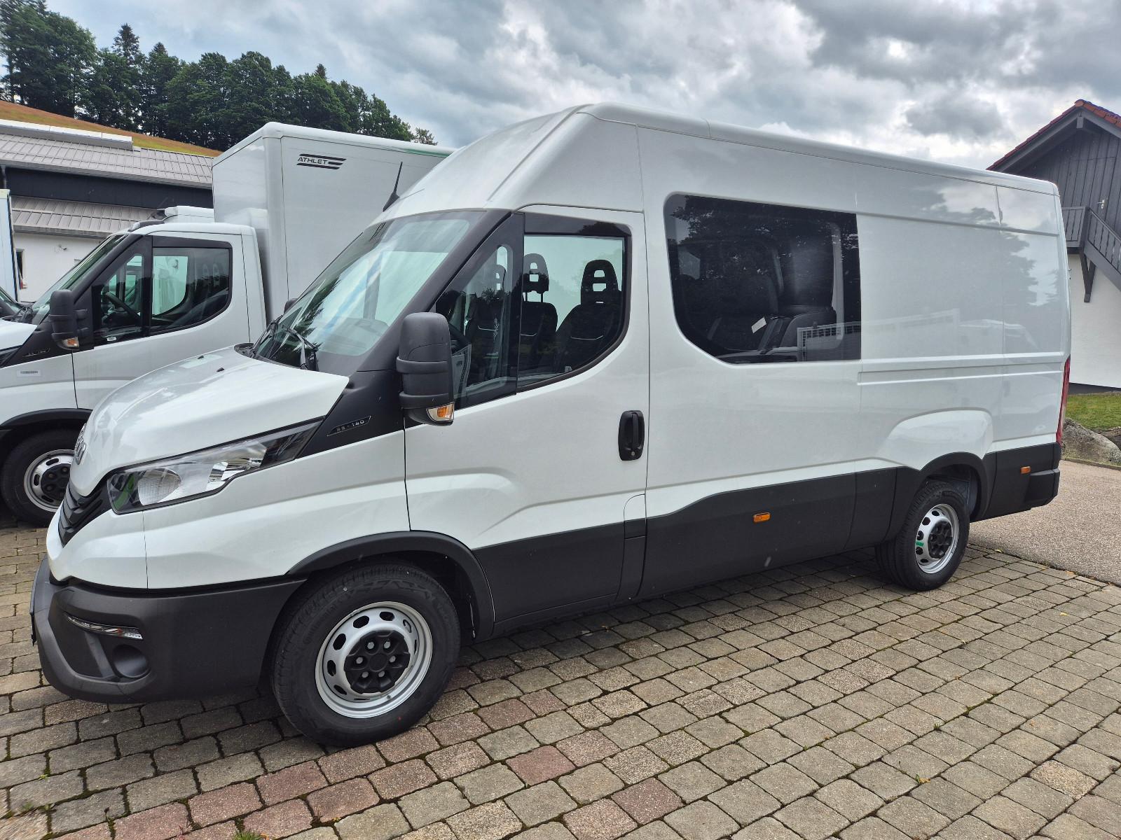 Iveco DAILY 35S14 7-Sitzer DOKA