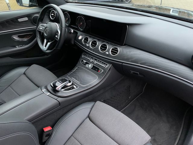 Fahrzeugabbildung Mercedes-Benz E 300 d Avantgarde+Sport & Style+AHK+Kamera+SHD