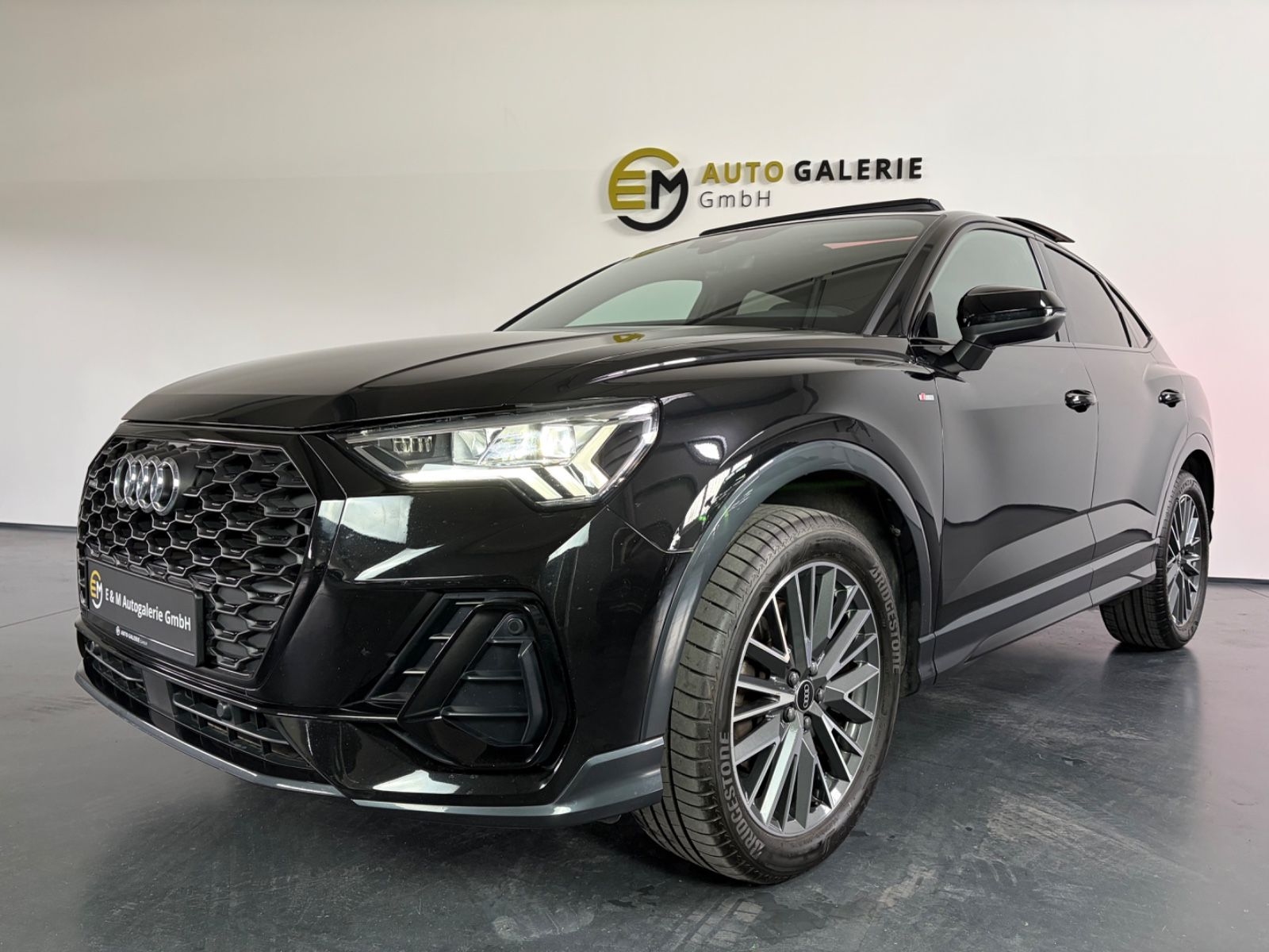 Audi Q3 Sportback 40 TFSI qu S line Pano Kam AHK blac foto 10