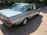 Mercedes-Benz Mercedes W123  Benziner Automatik - Mercedes-Benz 230 Gebrauchtwagen in Berlin