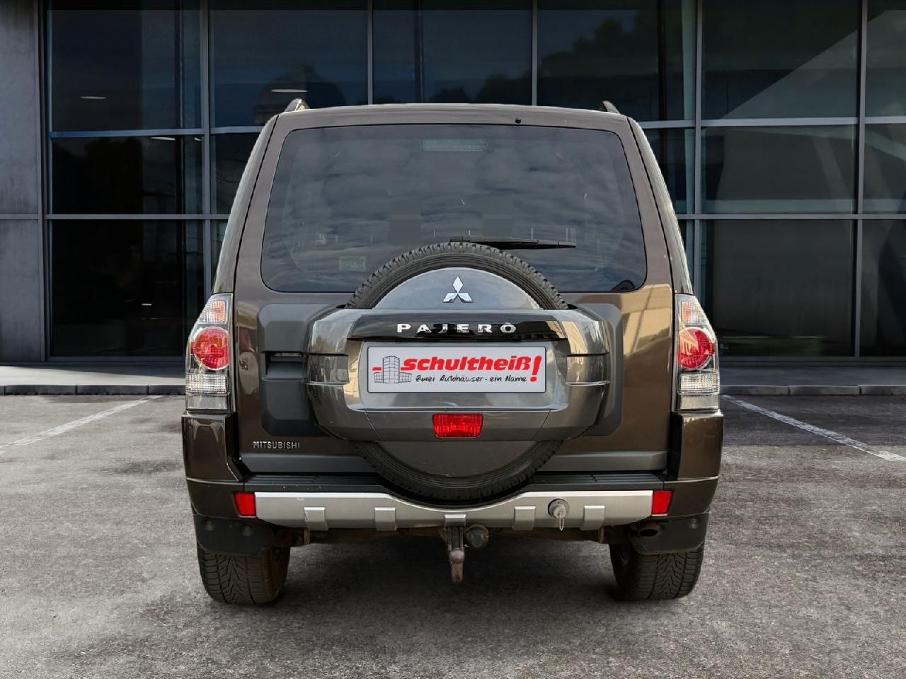 Fahrzeugabbildung Mitsubishi Pajero 3.2 DI-D Final Edition