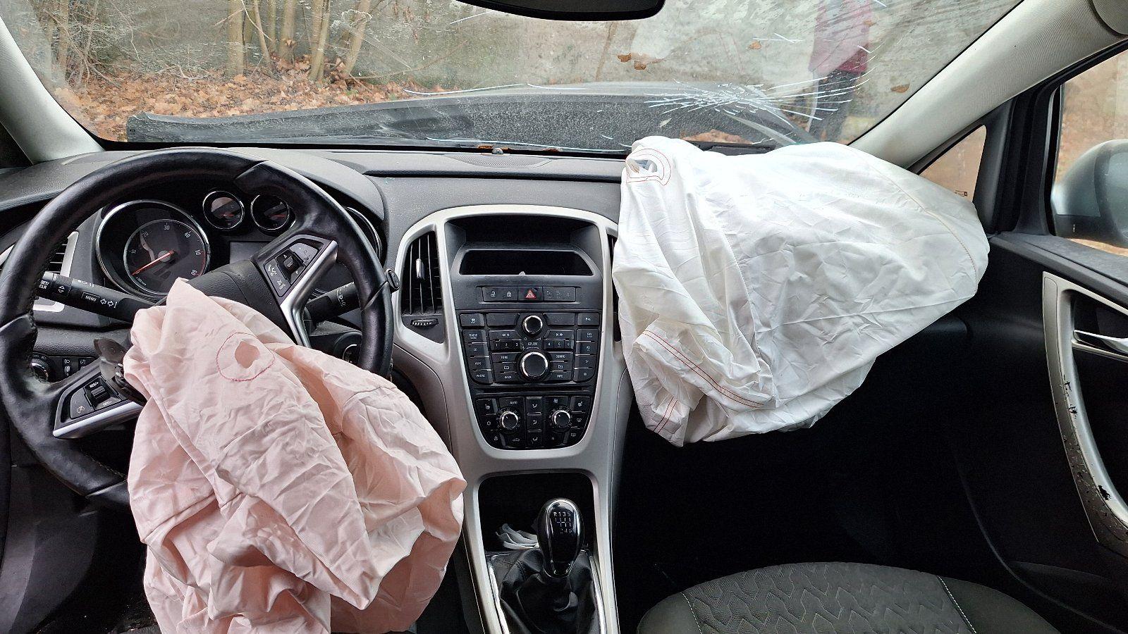 Opel Astra 2013 — photo 7