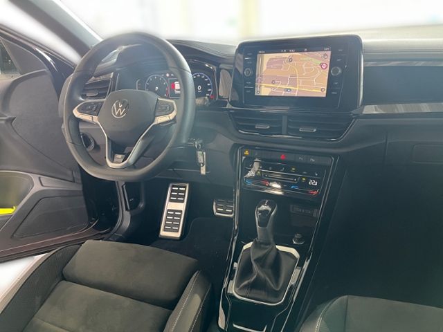 Fahrzeugabbildung Volkswagen T-Roc 1.5 TSI DSG R-LINE BLACK STYLE IQ.DRIVE KA