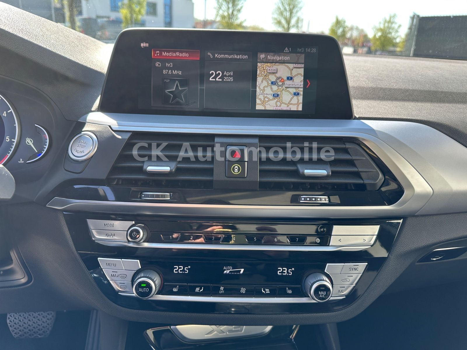 Fahrzeugabbildung BMW X3 xDrive20d Advantage/Navi/Head-Up/Pano/AHK