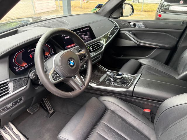 Fahrzeugabbildung BMW X7 M50 d
