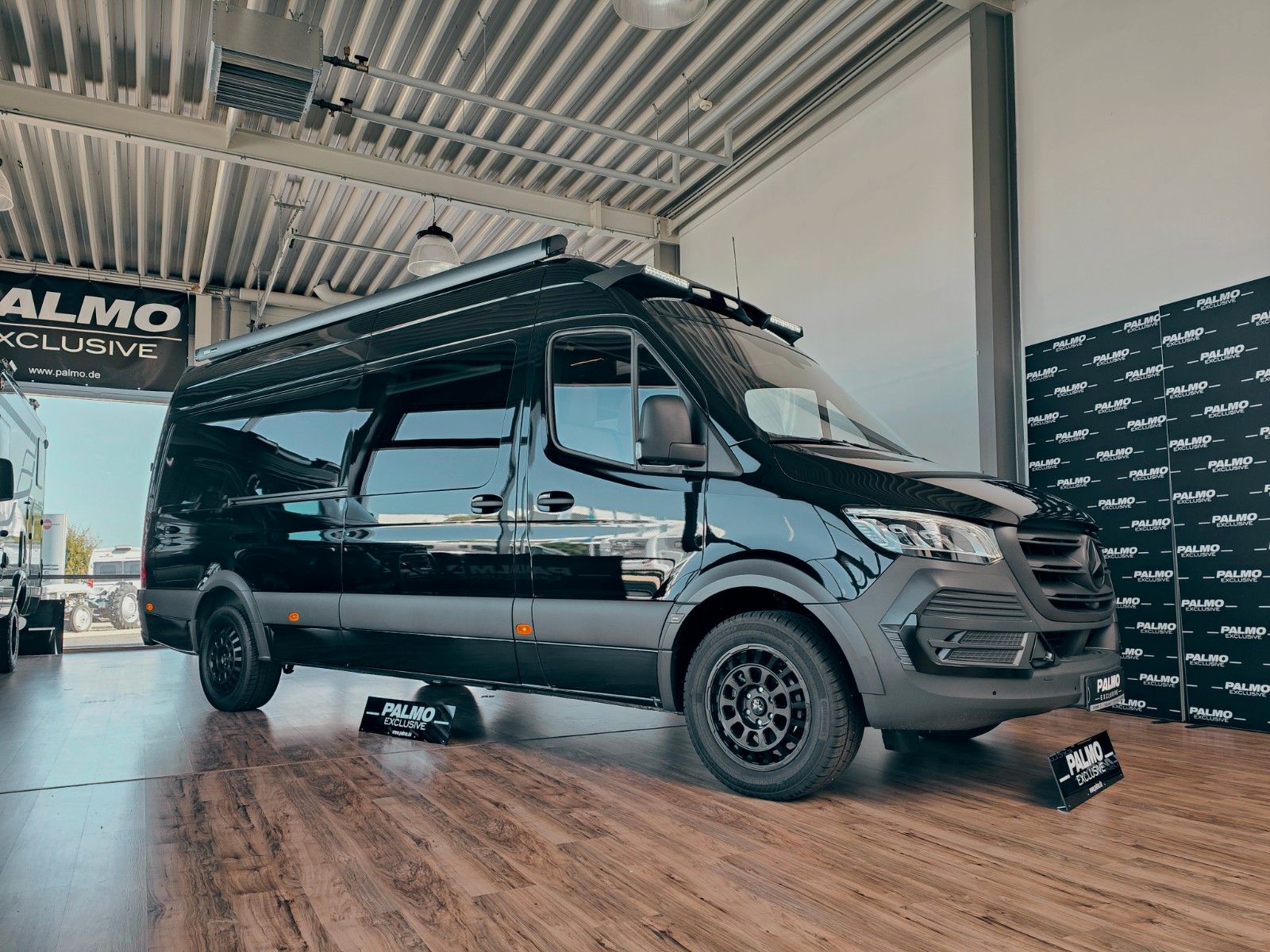 Fahrzeugabbildung Mercedes-Benz X-CROSSVAN  RWD #stealthcamper