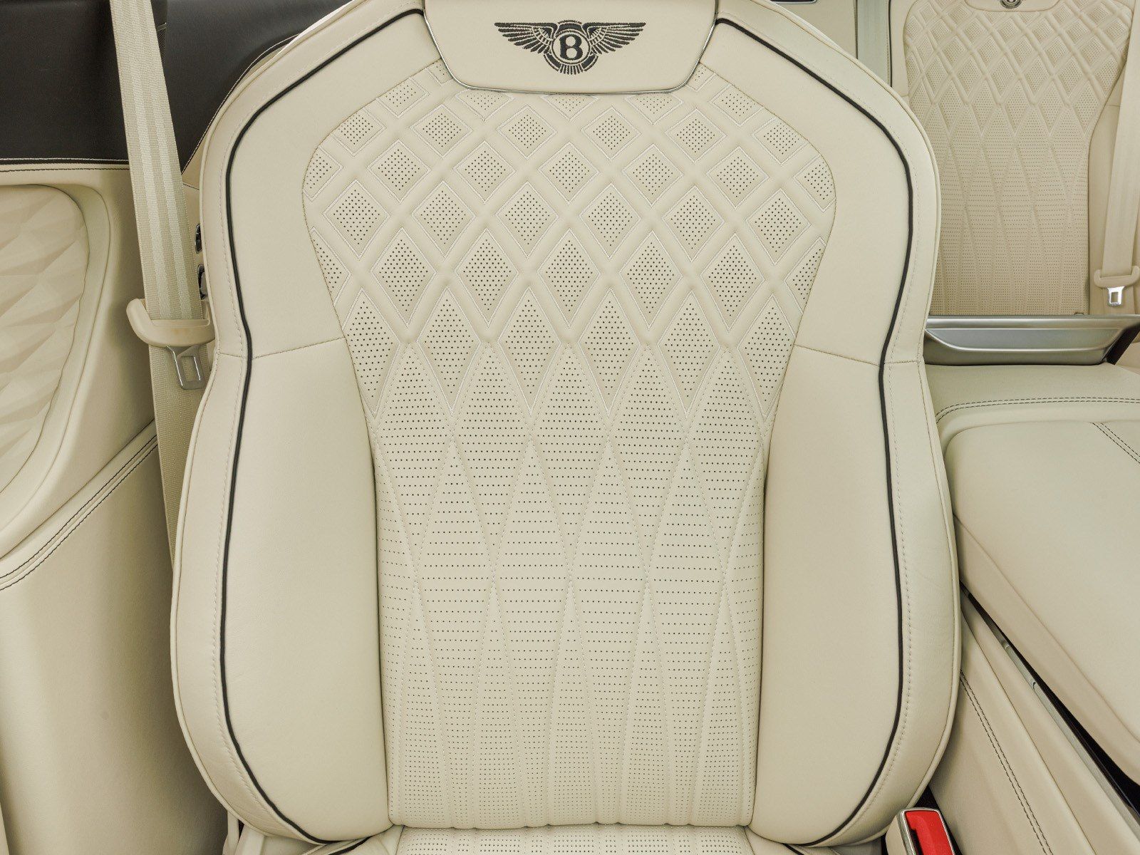 Bentley Flying Spur V8 / First Edition foto 23