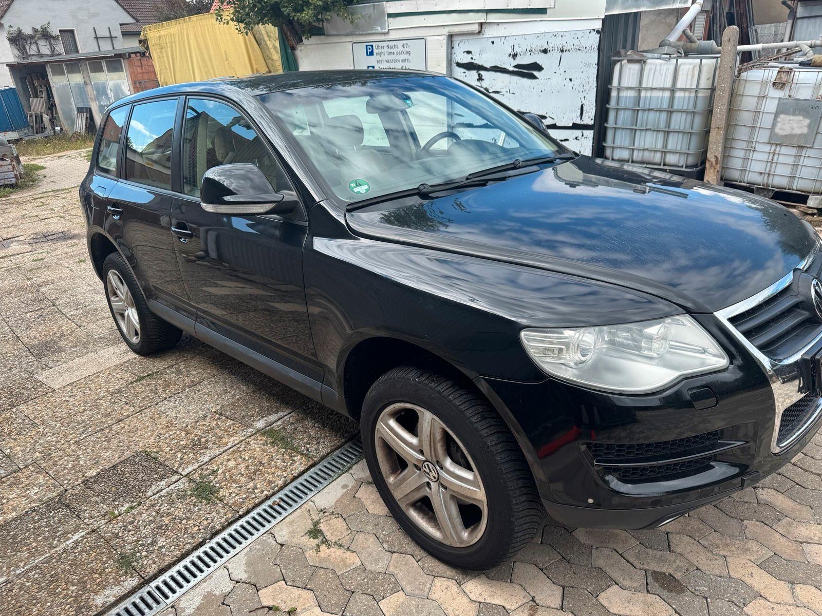 Volkswagen Touareg 2008 — rear view