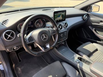 Mercedes CLA 200 Shooting Brake - 11