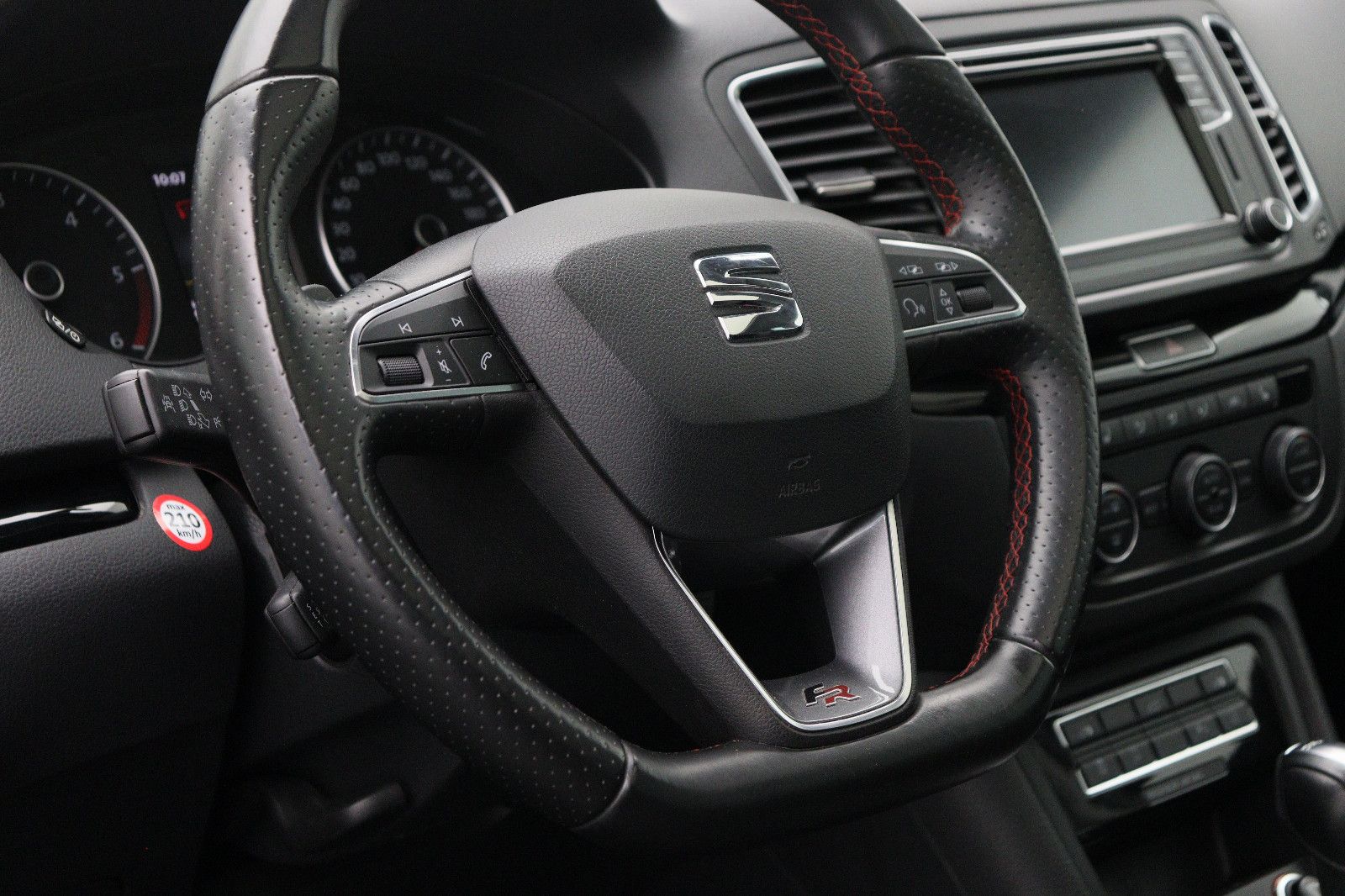 Fahrzeugabbildung SEAT Alhambra 2.0 FR-Line  Xcellence DSG 7 SITZE NAVI