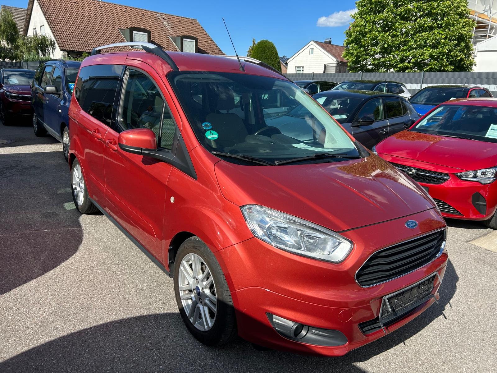 Ford Tourneo Courier Titanium EcoBoost