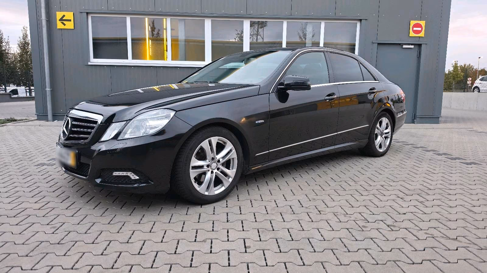 Mercedes-Benz E 220
