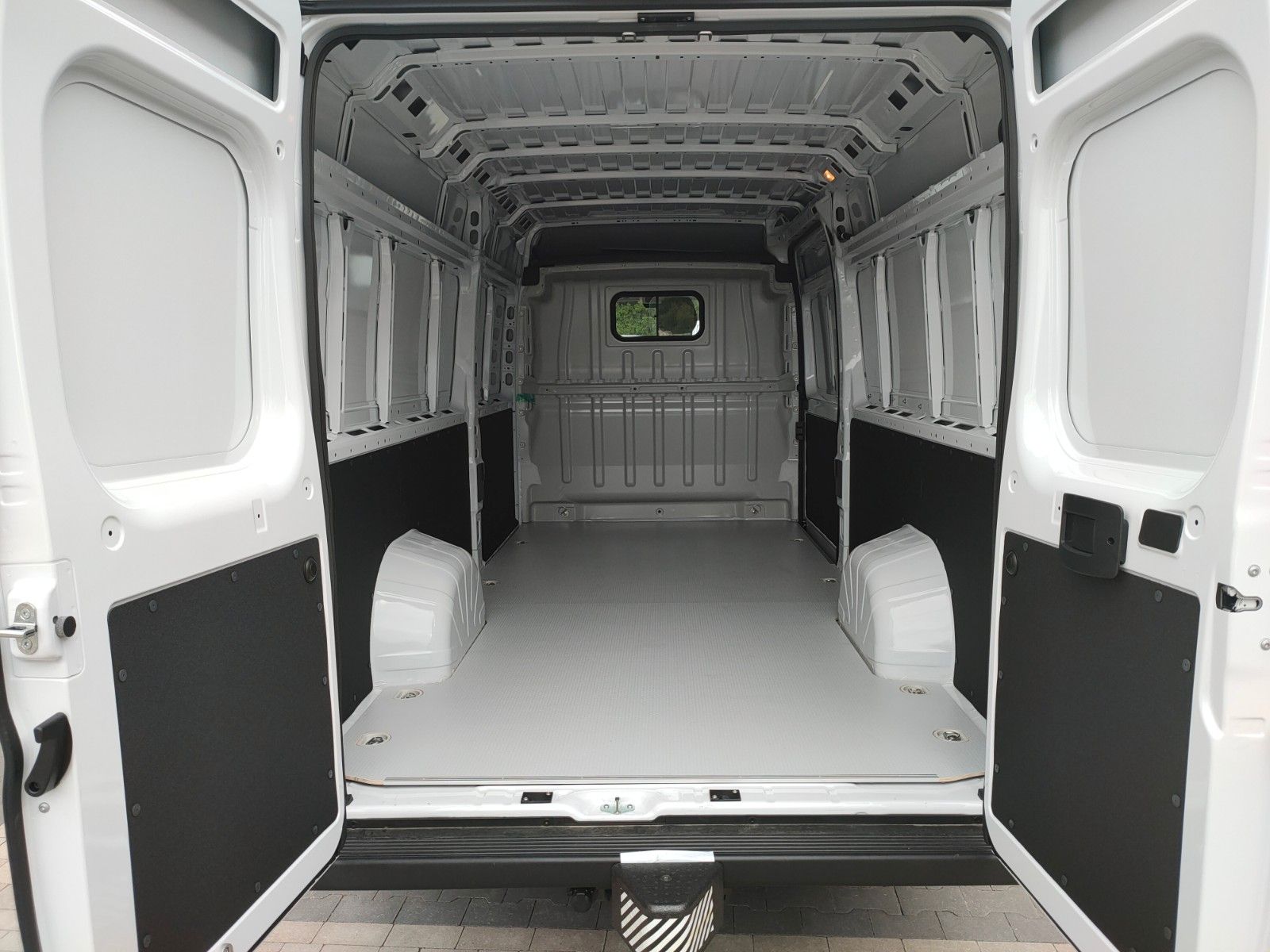 Fahrzeugabbildung Fiat Ducato Maxi Serie 8 L5H2 160 MJT AT,Kamera,AHK,
