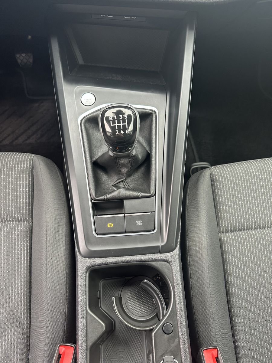 Fahrzeugabbildung Volkswagen Golf Variant 2.0 TDI LED+APS+TEMPOMAT+DIGDISPLAY