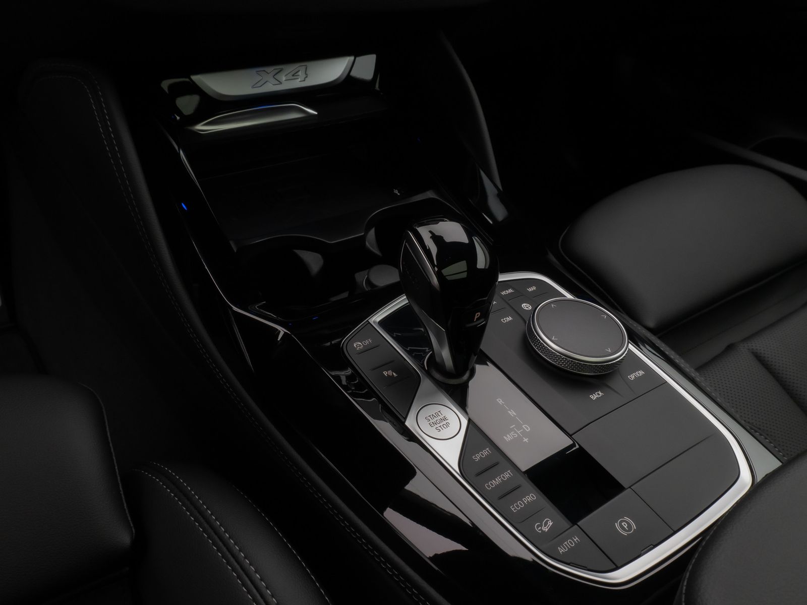 Fahrzeugabbildung BMW X4 xD20i M Sport Panorama Kamera Laser HUD HiFi