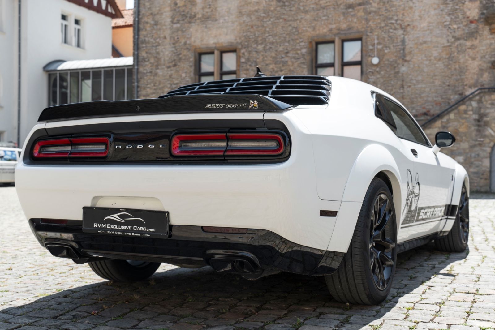 Fahrzeugabbildung Dodge Challenger 6,4L SCAT WIDEBODY ALPINE KAM TOTW
