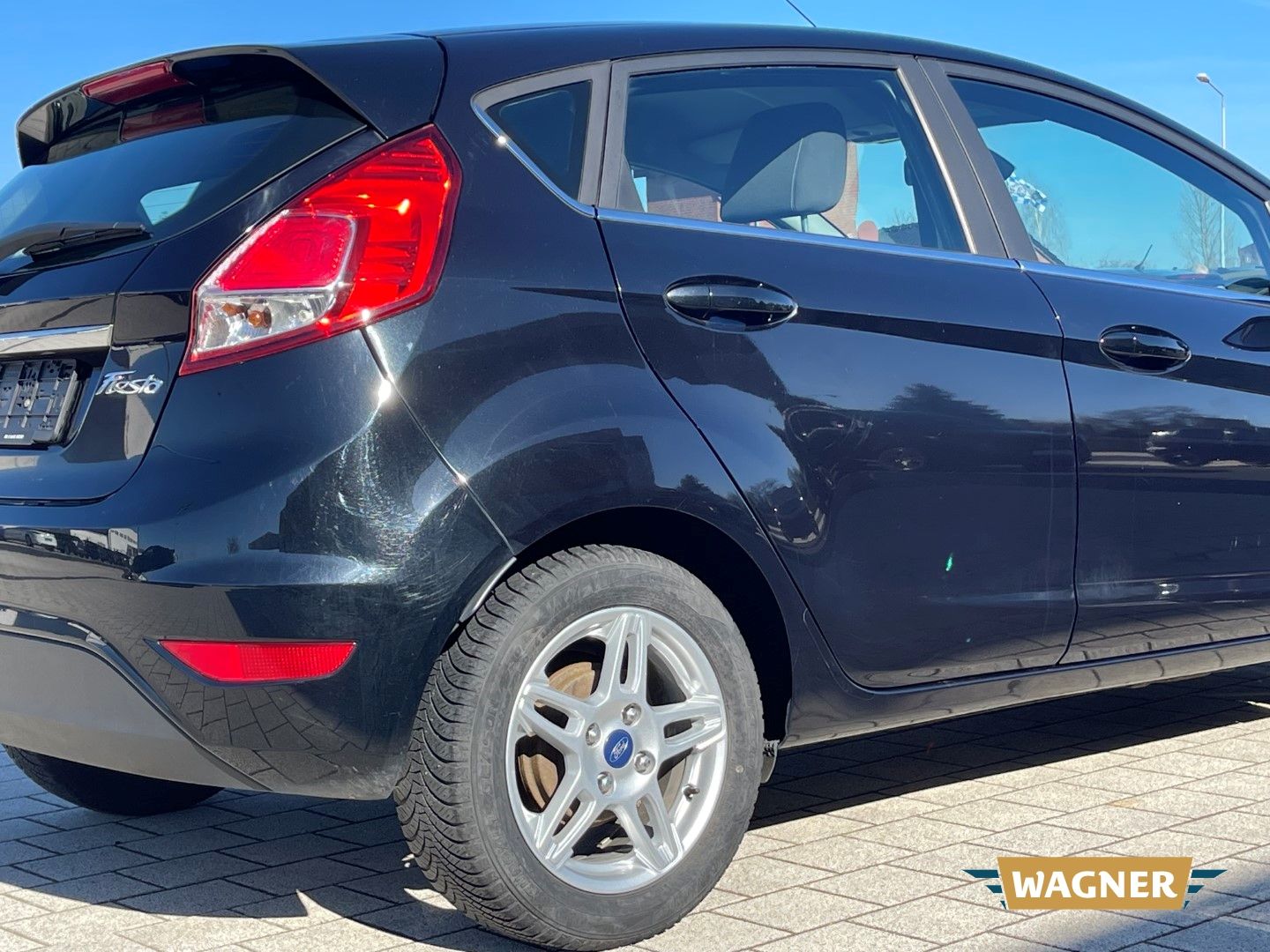 Fahrzeugabbildung Ford Fiesta Titanium 1.0 EcoBoost Sitzheizung