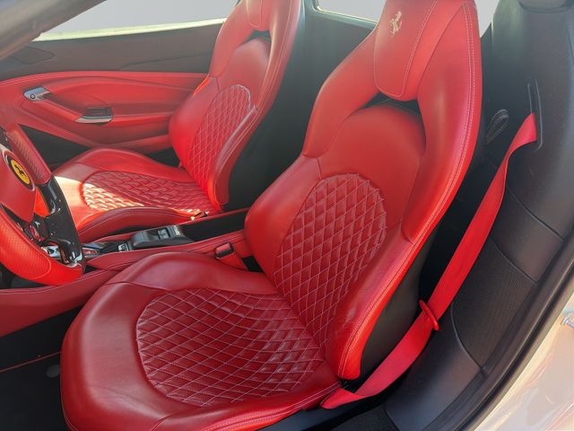 FERRARI F8 – Bild 9