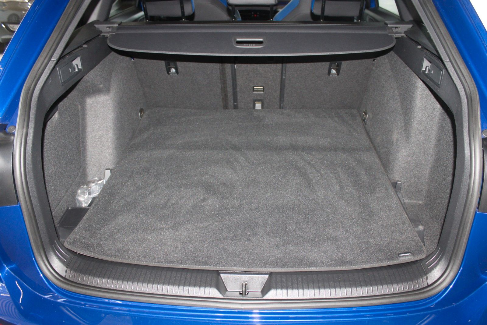 Fahrzeugabbildung Volkswagen Golf R DSG 4MOTION IQ Light Pano Performance Pak