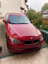 BMW 320i Coupé - - BMW 320 aus 2010: Coupe, 320i