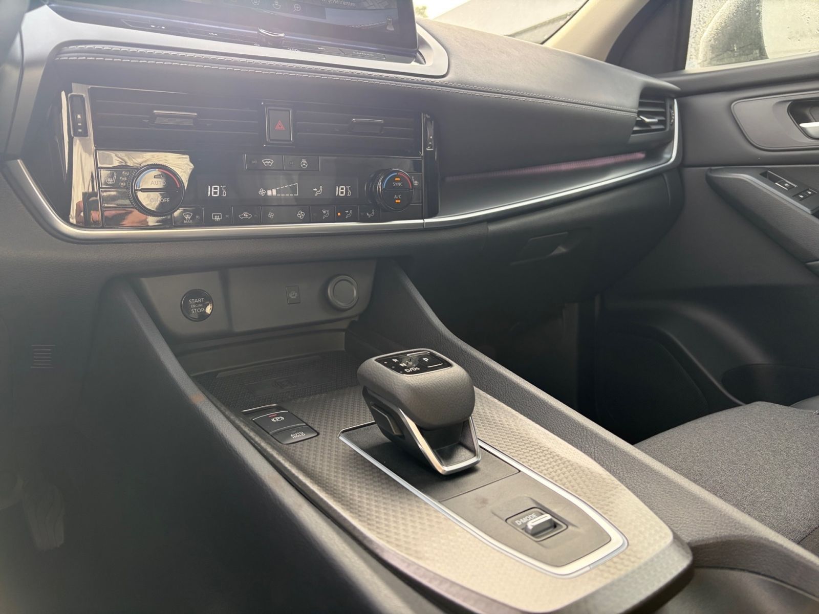 Fahrzeugabbildung Nissan Qashqai 1.3 DIG-T MHEV N-Connecta*Winterpaket*