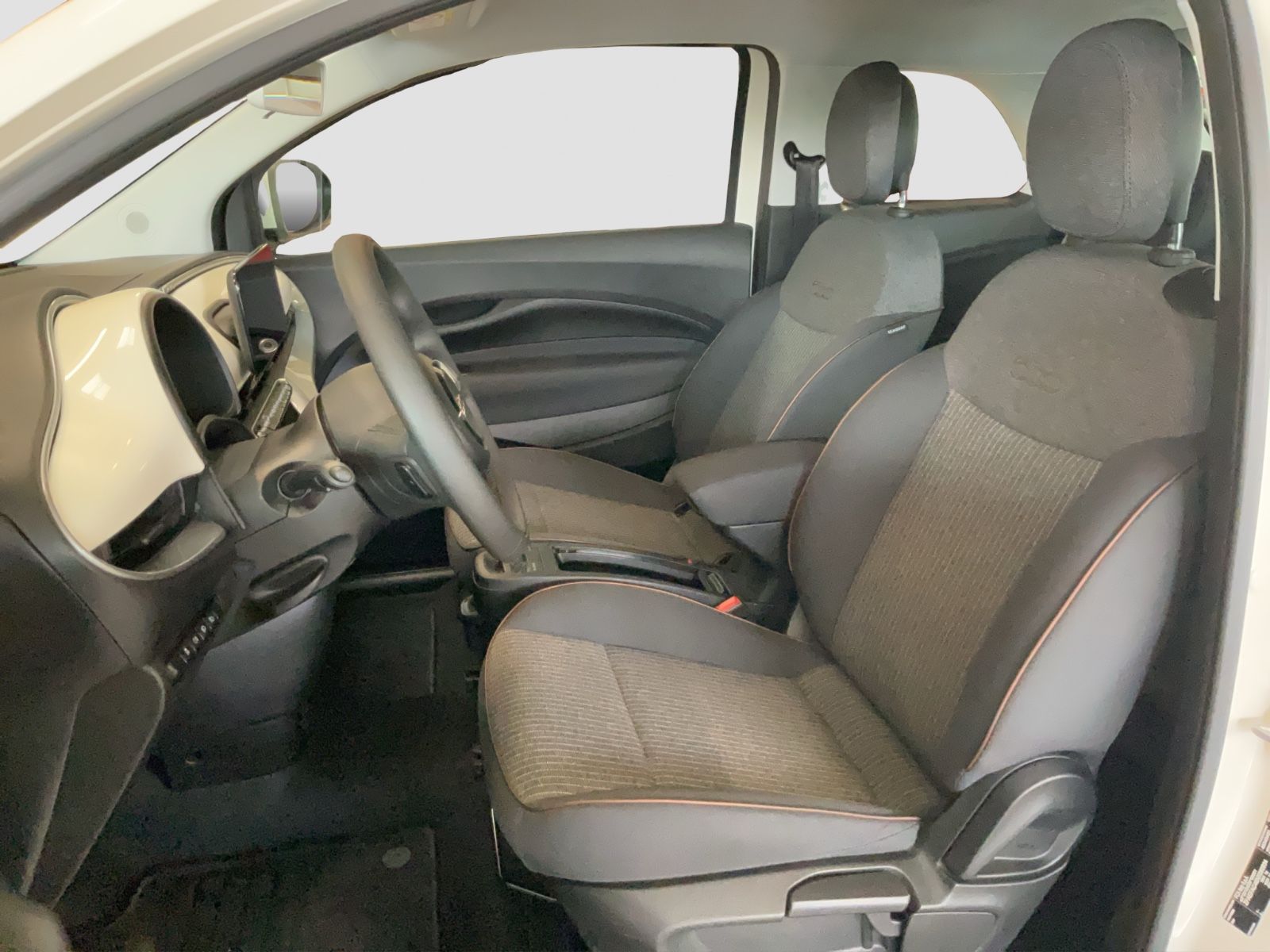 Fahrzeugabbildung Fiat 500e Icon + Komfort-Paket