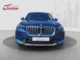 BMW iX1 30 xDrive AHK PanoDach ACC HUD - blaue BMW iX1