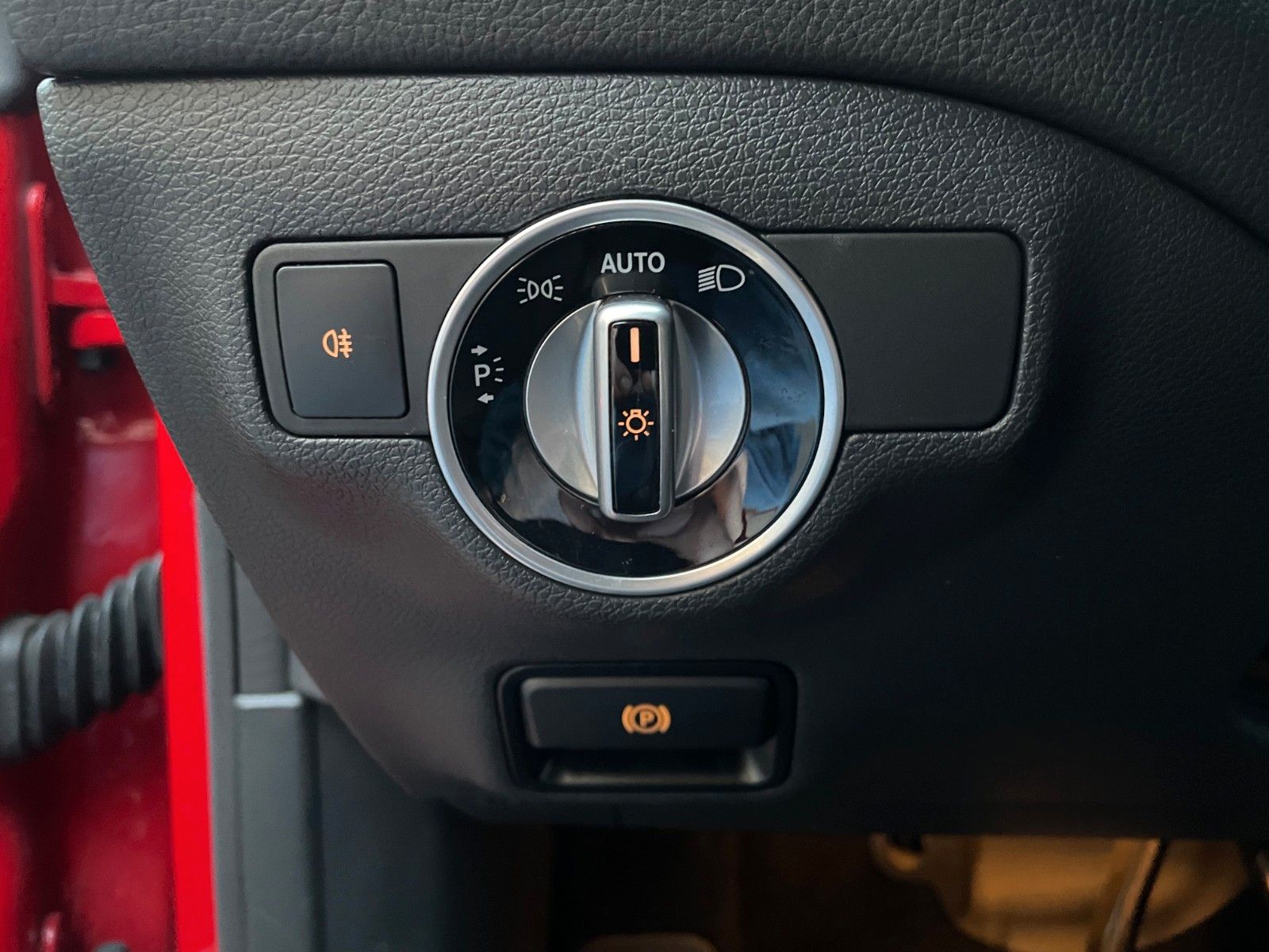 Fahrzeugabbildung Mercedes-Benz CLA 200 AMG Navi+SHZ+Klima+PDC+LED