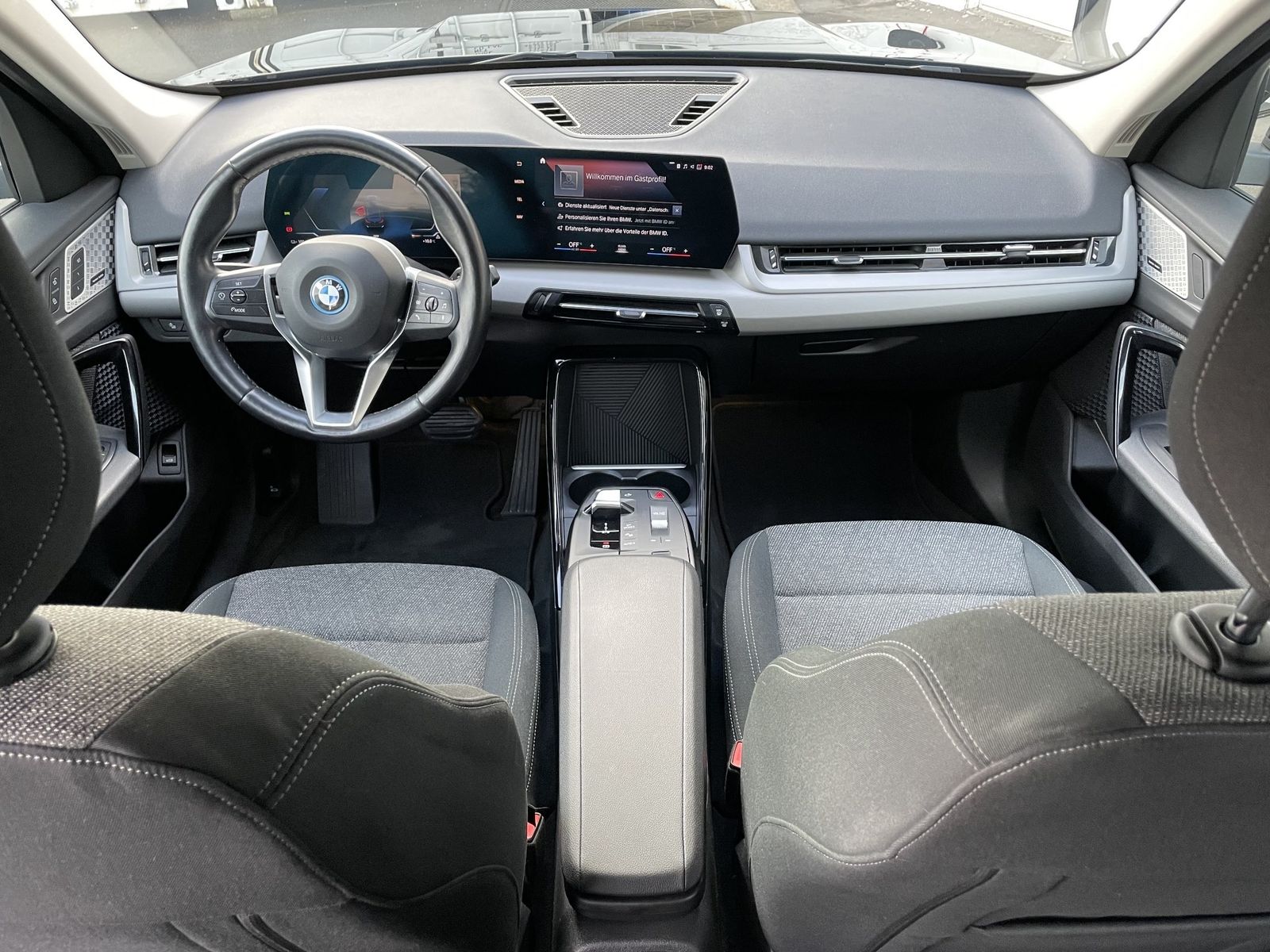 BMW iX1 - Bild 11