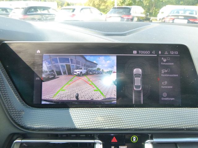 Fahrzeugabbildung BMW 220 i Gran Coupé >M-Sport/AUT/Allrad/AHK/Navi<