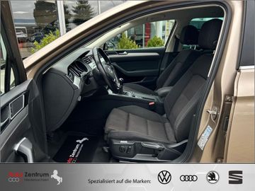 Volkswagen Passat Variant - 11
