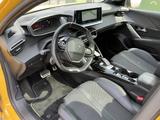 Peugeot e-208 GT Pano R.Cam Navi ACC LED SHZ Totwinkel - Peugeot e-208: Limousine