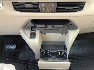 Volkswagen T7 Multivan - 11